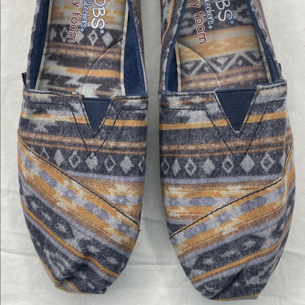 Like New! BOBS from Skechers Slip-On Flats with Arch Pillow & Memory Foam. 8W. - Picture 4 of 10